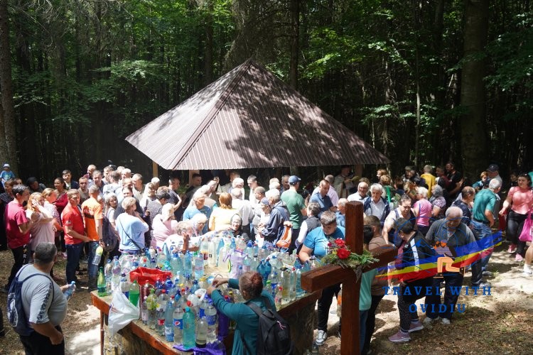 La Fântâna cu Leacu, de Sânziene